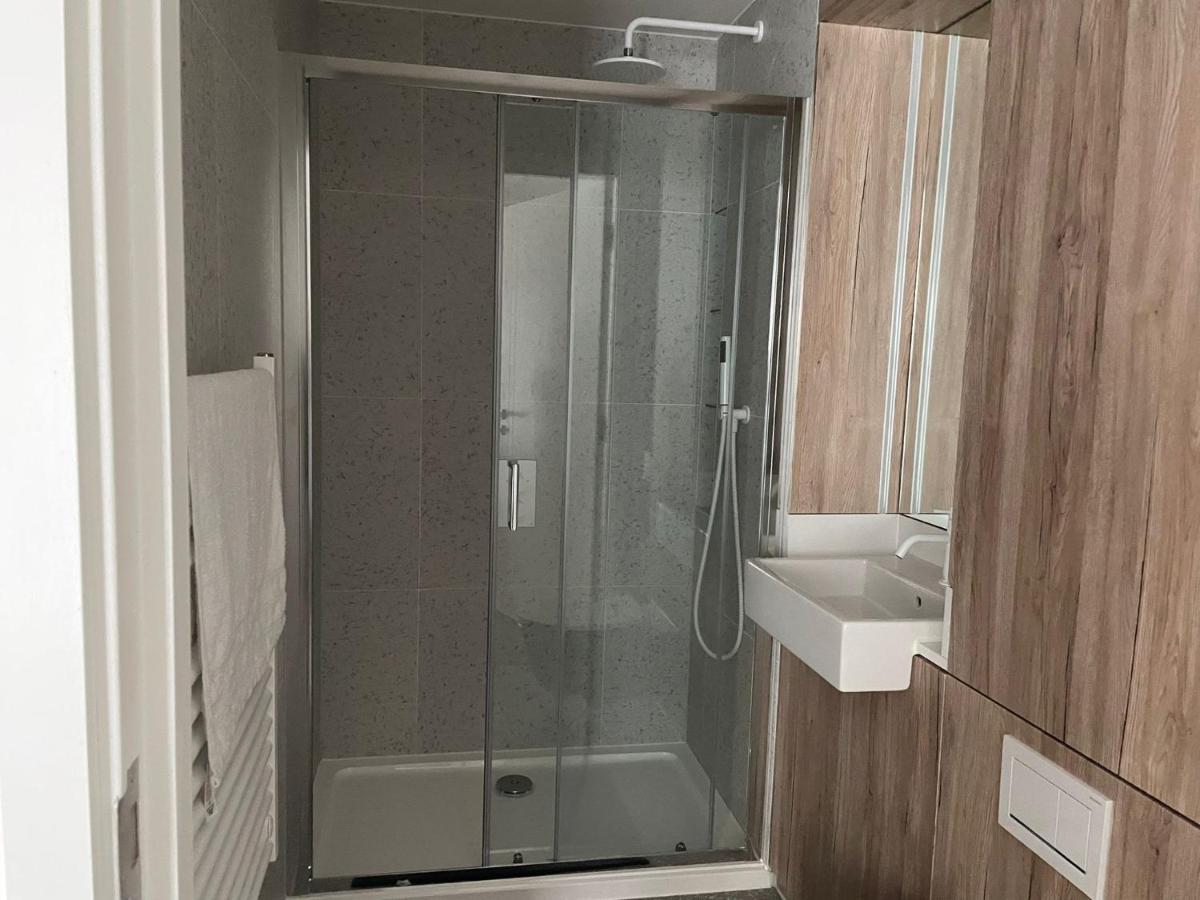 In Shared Luxury Flat Homestay London