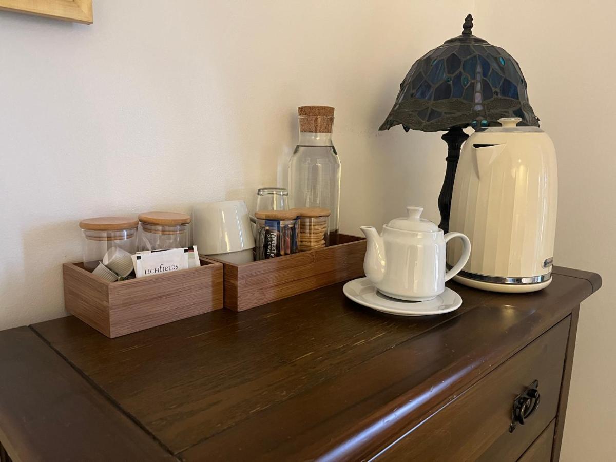 The Walrus Bar And Hostal *