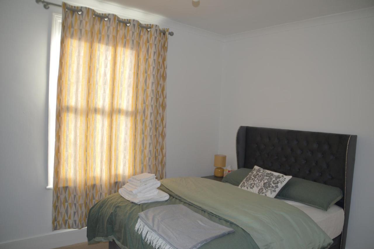 Apartment Two Bedroom In London