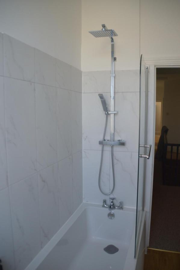 Two Bedroom In Apartment *