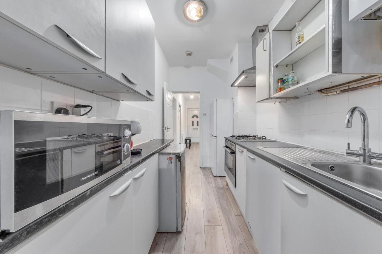 Spacious And Stylish - East Acton * Londres
