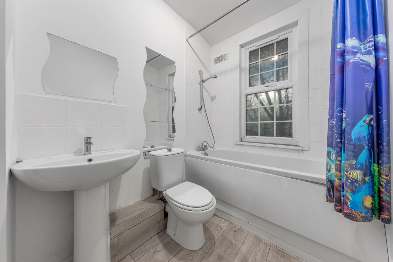 Spacious And Stylish - East Acton Londres