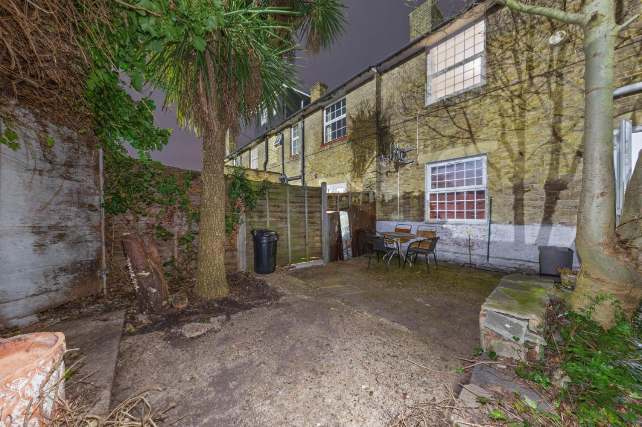 Spacious And Stylish - East Acton Londres