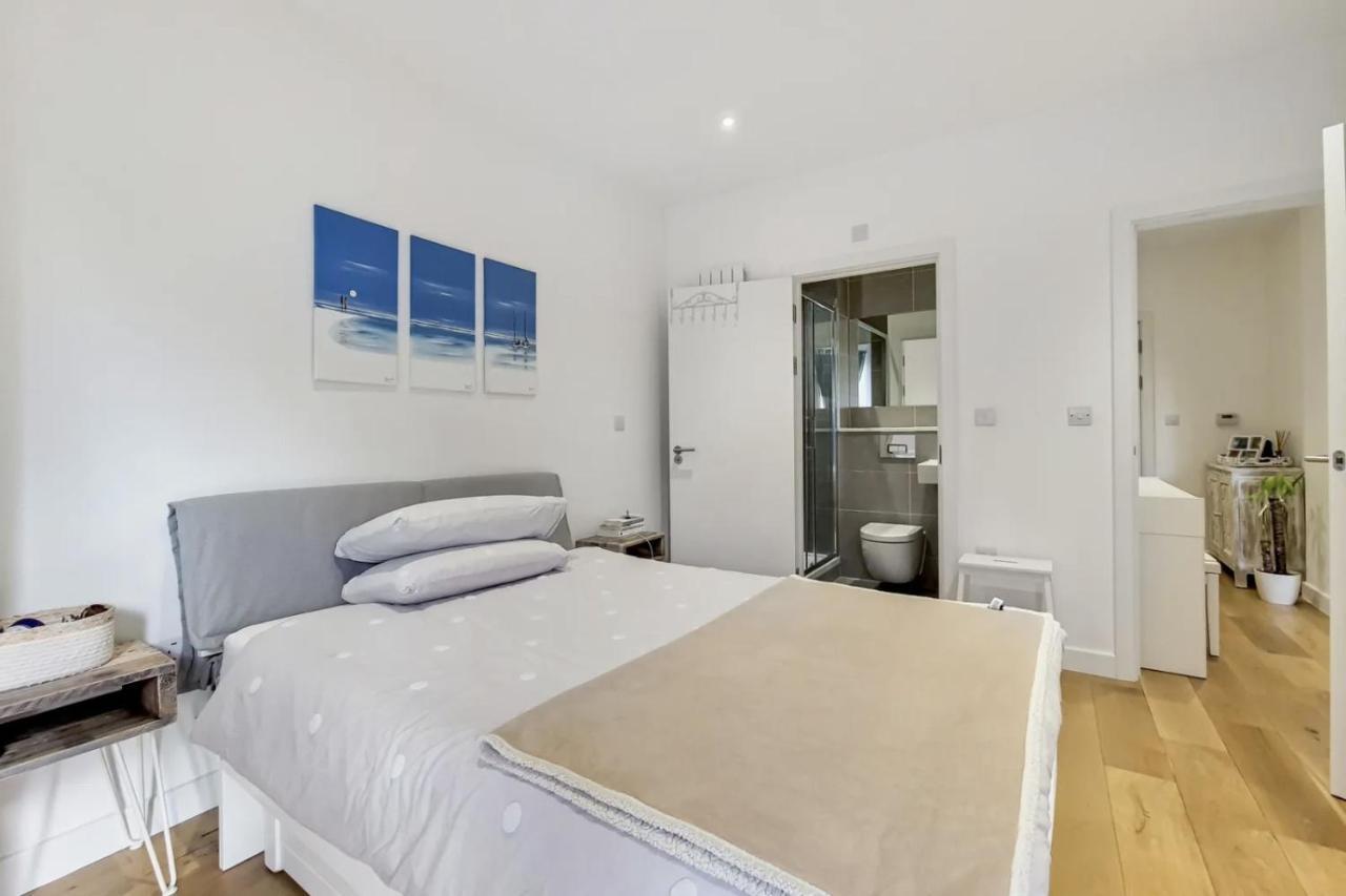 Luxury 2 Bed 2 Bath With Balcony New Build *south London* * Londres