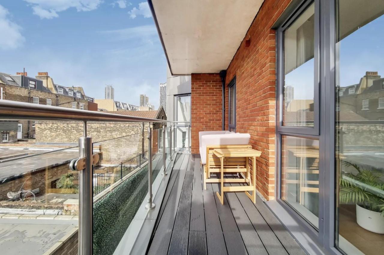 Apartamento Luxury 2 Bed 2 Bath With Balcony New Build *south London* Londres