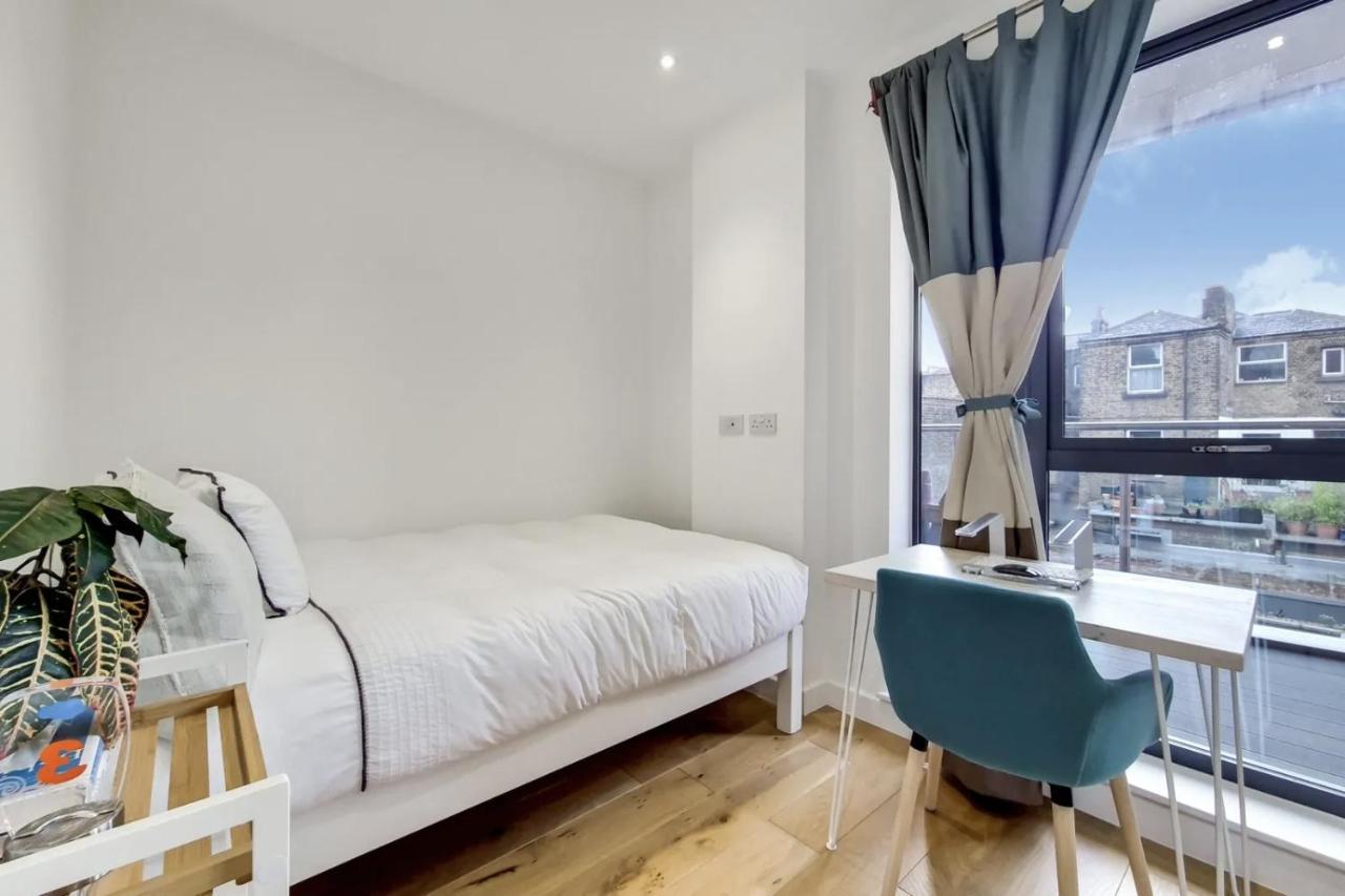 Apartamento Luxury 2 Bed 2 Bath With Balcony New Build *south London* Londres