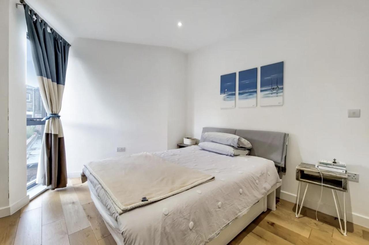 Luxury 2 Bed 2 Bath With Balcony New Build *south London* Apartamento *