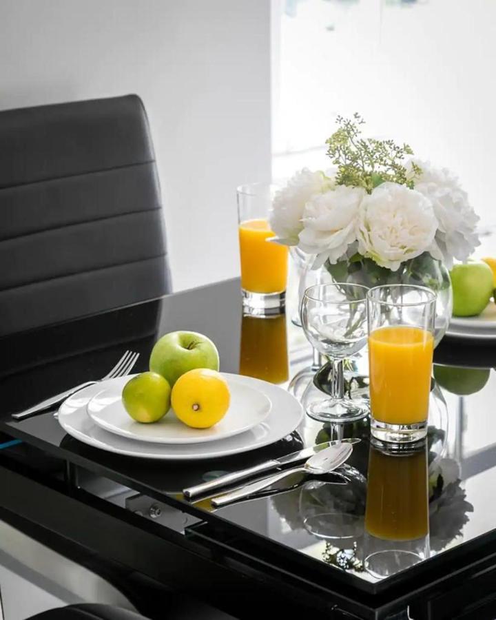 Modern 3 And 2 Bedroom Flat In Central With Installed Ac London