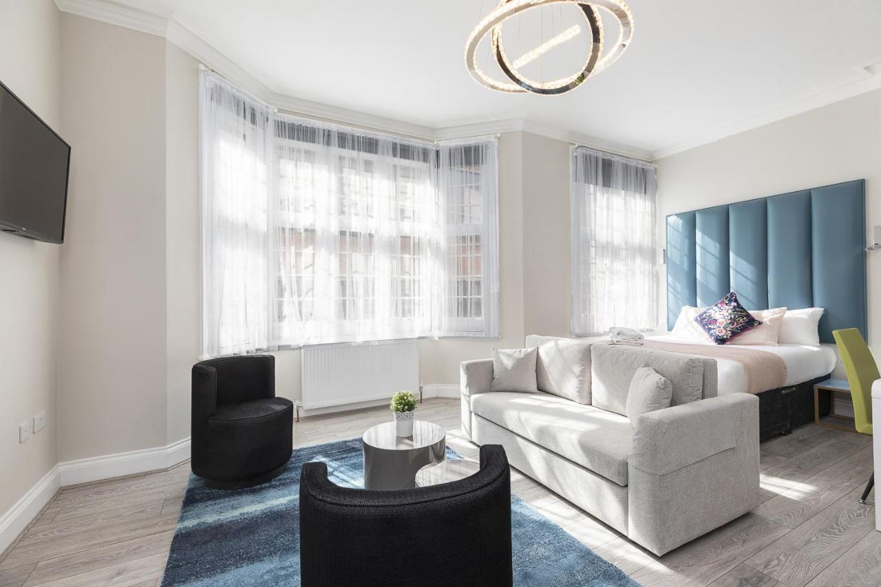 Air Conditioned High St Kensington Apartment