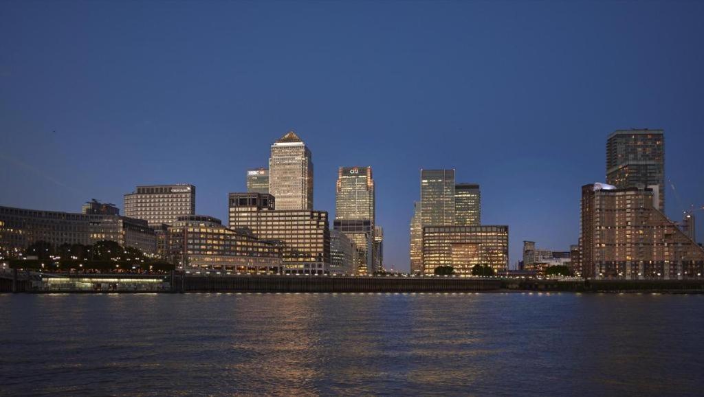 Apartamento Canning Town Modern 2 Bedroom Excel Centre, Canary Wharf, Airport Londres