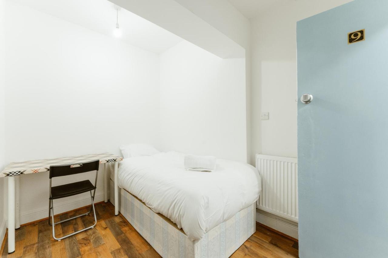 Casa de hóspedes Upton Park Bedrooms 25 Min To Londres
