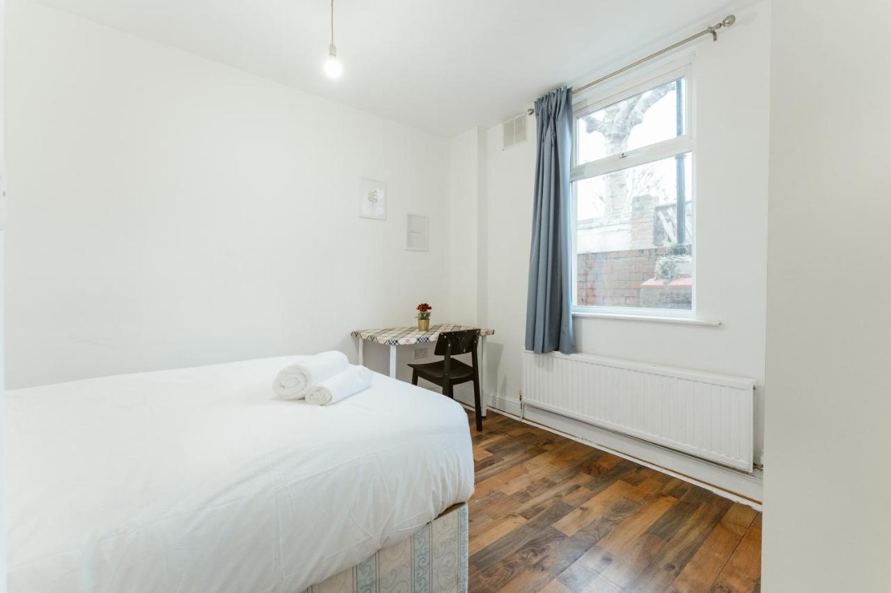 Casa de hóspedes Upton Park Bedrooms 25 Min To *