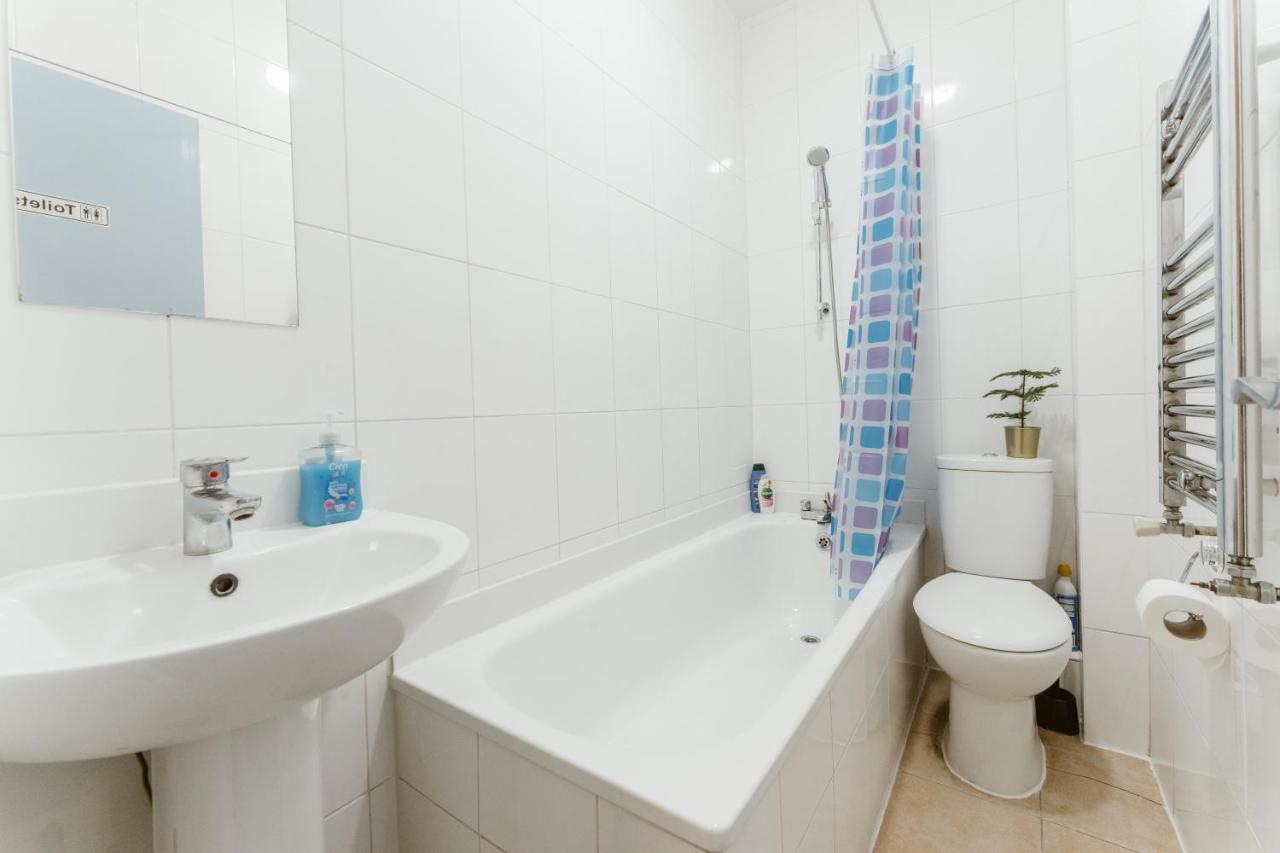 Upton Park Bedrooms 25 Min To Londres