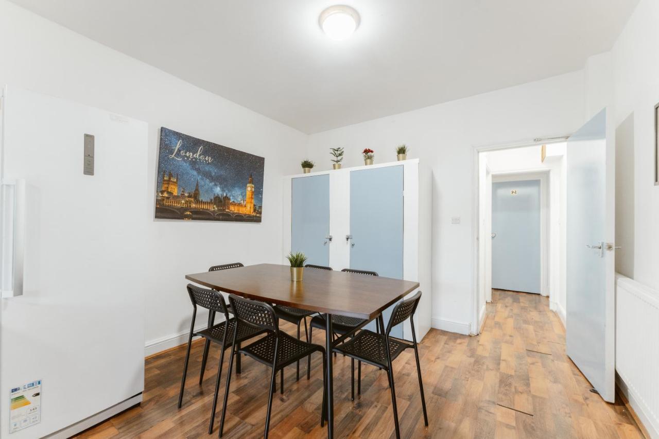 Casa de hóspedes Upton Park Bedrooms 25 Min To *