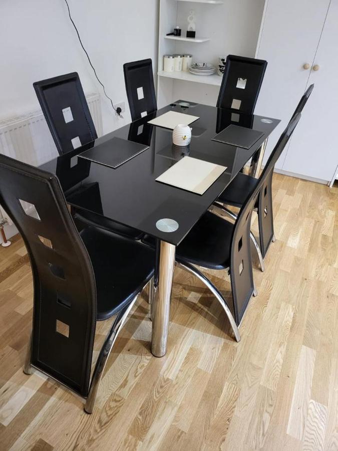 Appartement Fancy Basement Flat A *