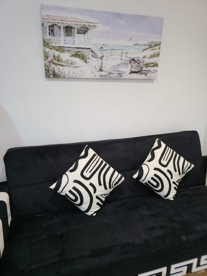 Fancy Basement Flat A Londres