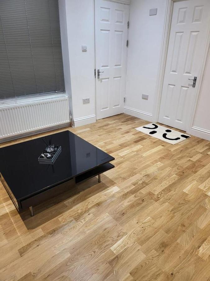 Fancy Basement Flat A Appartement