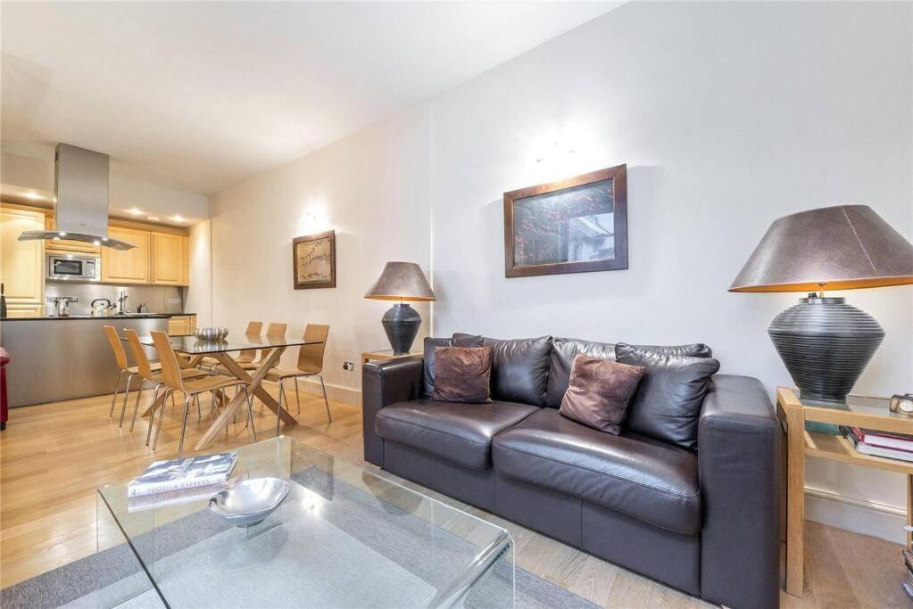 Luxurious Serviced Apt Next To The City Of And Tower Bridge Apartamento