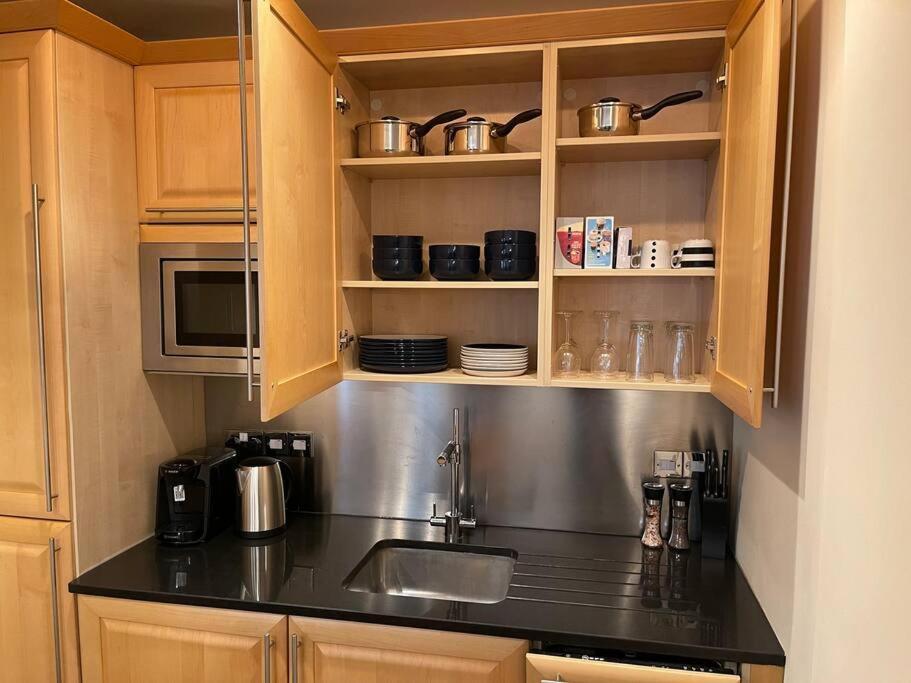 Luxurious Serviced Apt Next To The City Of And Tower Bridge