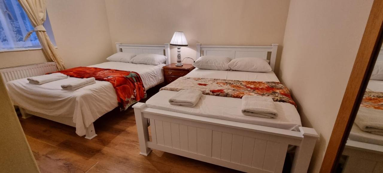 Two Bed Holiday Apartment London