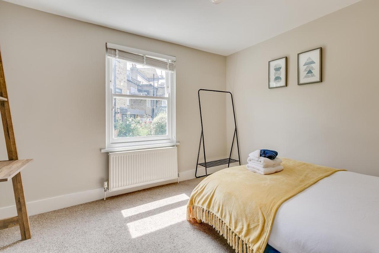 Balham Near Tube Victorian House 4 Bedrooms 9 Beds Londres