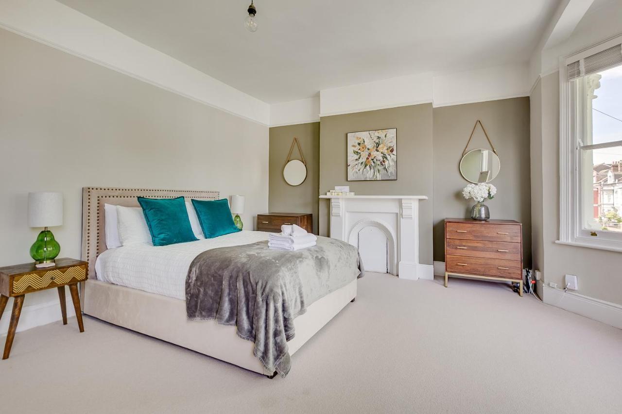 Balham Near Tube Victorian House 4 Bedrooms 9 Beds Londres