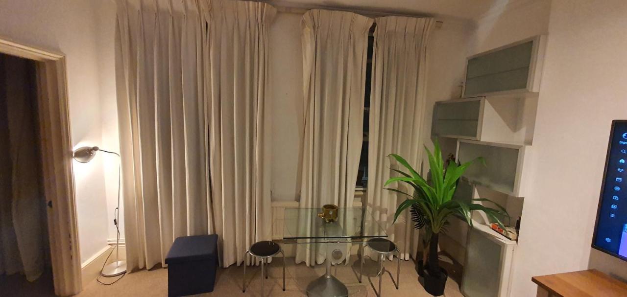 Walk To Bridge En With Kitchen Apartment *
