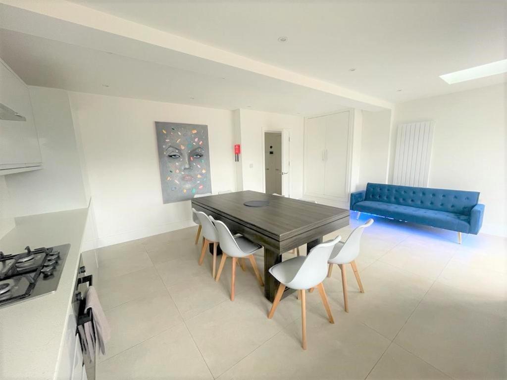 Villa Brand New Build - 4 Bed Stunner! Londres