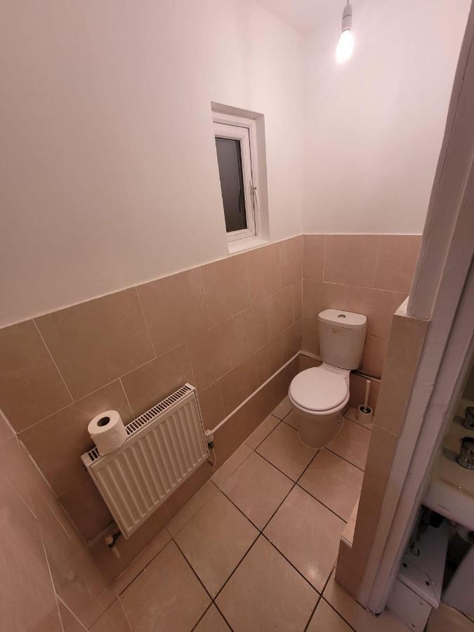 Сasa de vacaciones Spacious 2 Bedroom House In With Garden