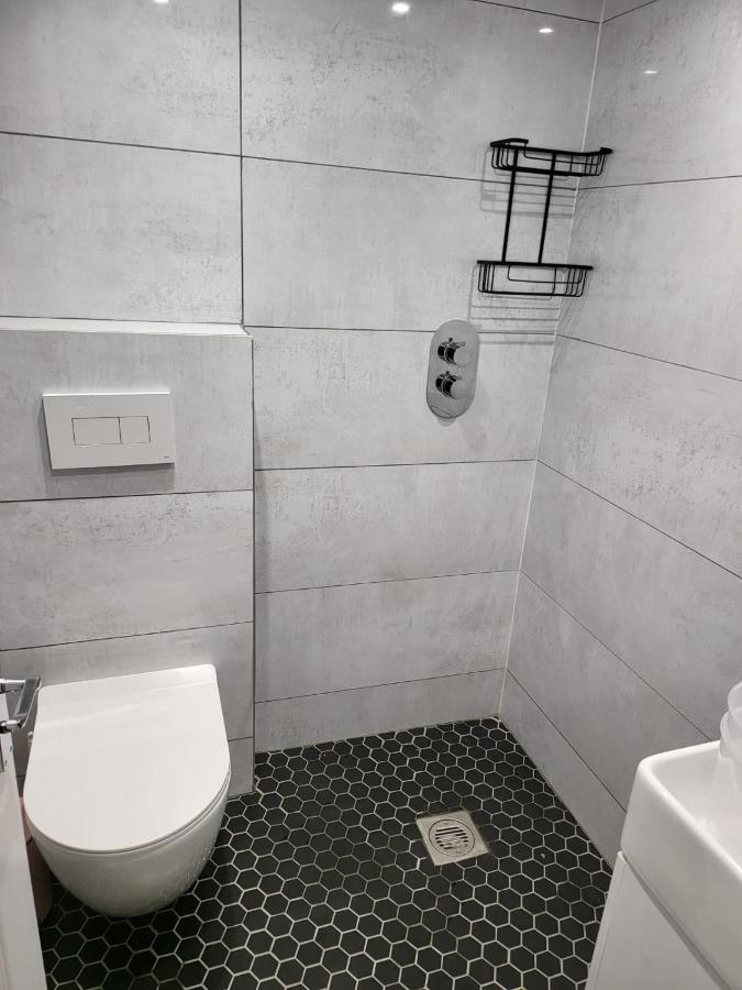 Fancy Basement Flat B * Londres