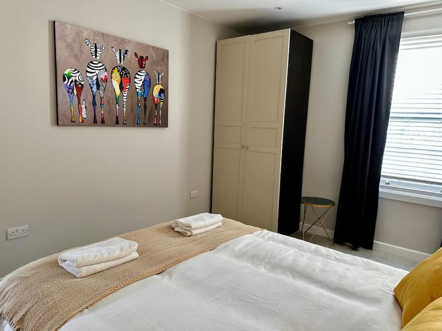 Sienna's 2 - Bedroom Apartment, London, N1. Apartamento *