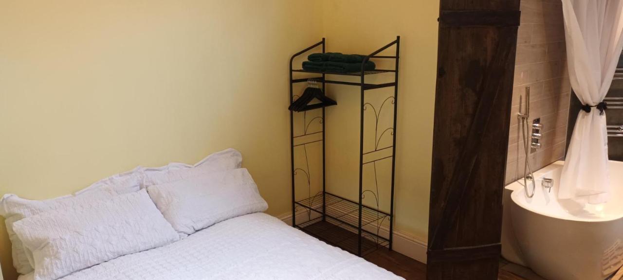 Gasthuis With Luxury Private Bathroom & Independent Entrance Near Tube