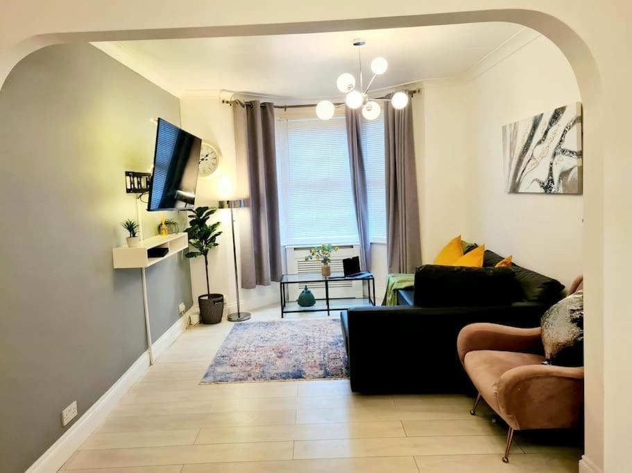 Hébergement de vacances Private House With Free Parking