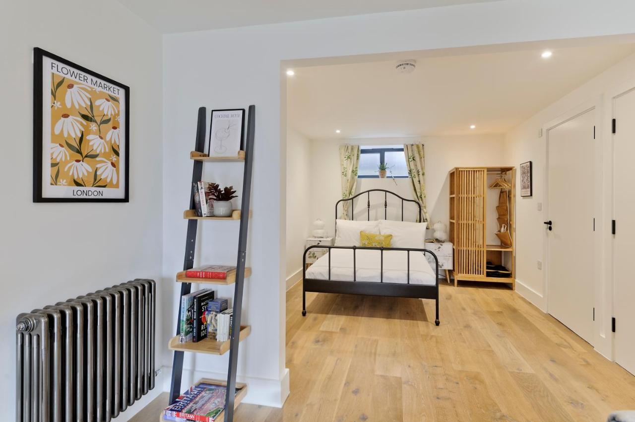 Apartment Luxury One Bedroom Greenwich Near Canary Wharf By Underthedoormat *