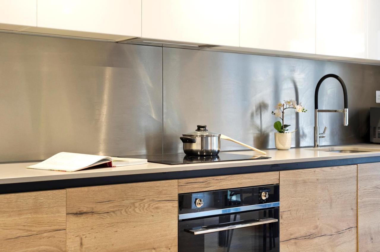 Apartment Luxury One Bedroom Greenwich Near Canary Wharf By Underthedoormat