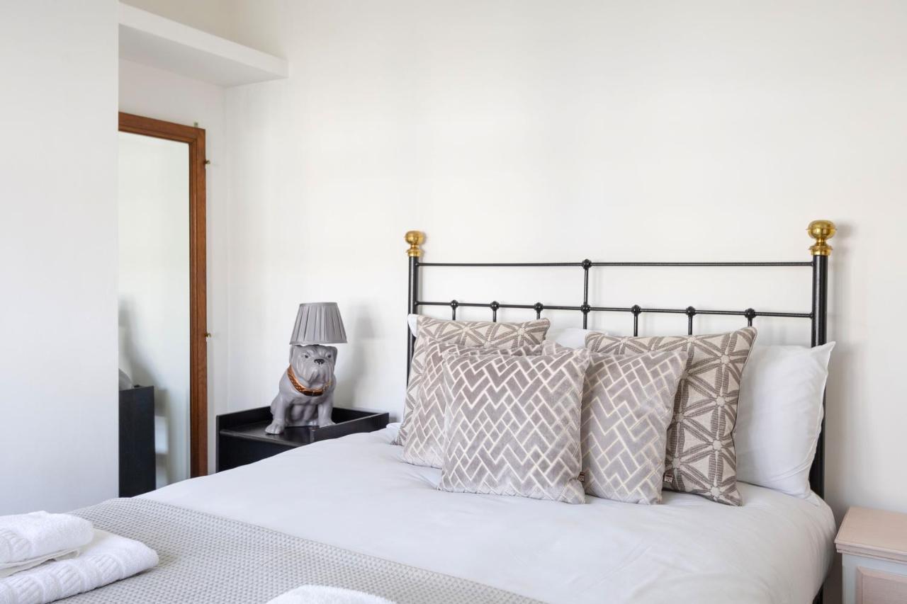 A North Retreat Cottage, 3 Bed With Garden * London