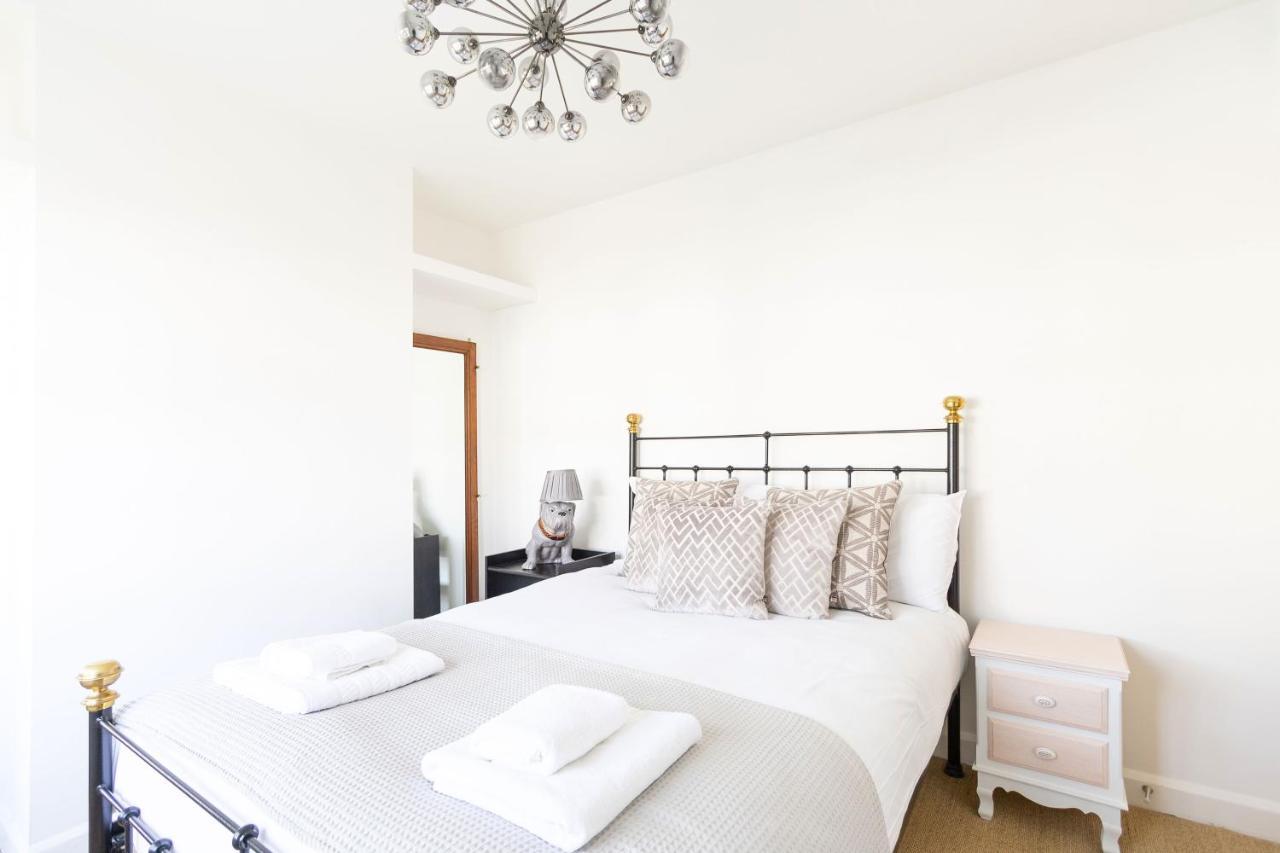 A North Retreat Cottage, 3 Bed With Garden Apartment London