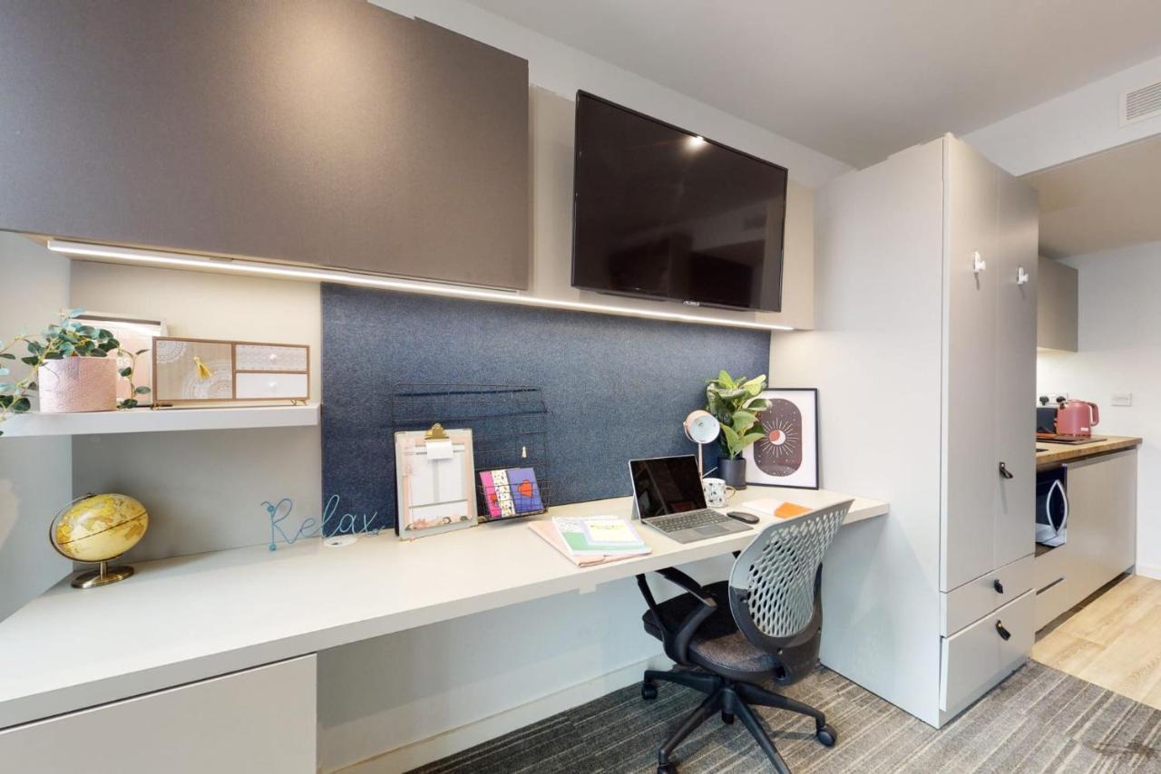 And Ensuite Bedrooms With Shared Kitchen At Chapter Ealing Right Next To North Acton Tube Station Apartamento