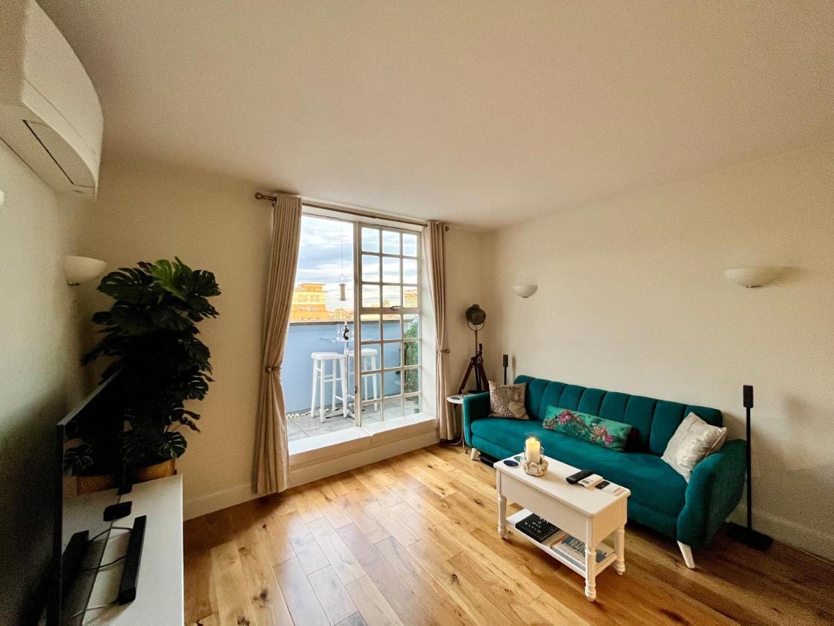 A Penthouse By Tower Bridge Apartment London