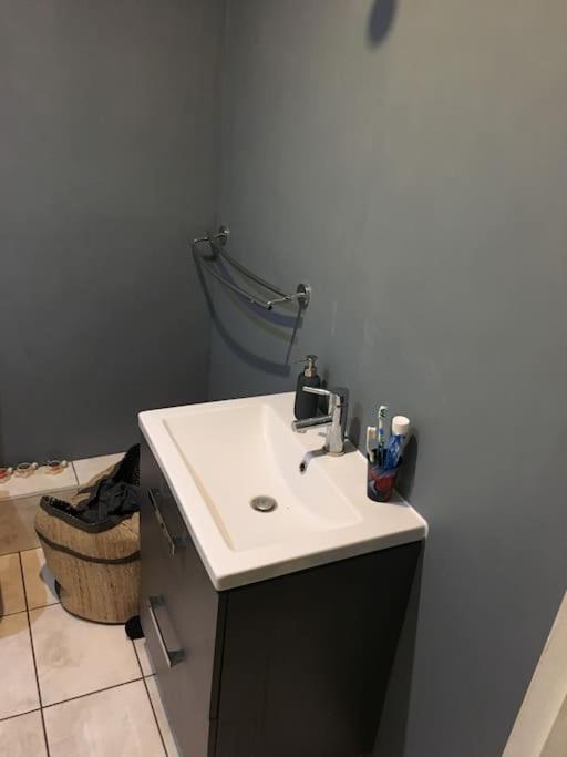 Apartamento Aaron Hill
