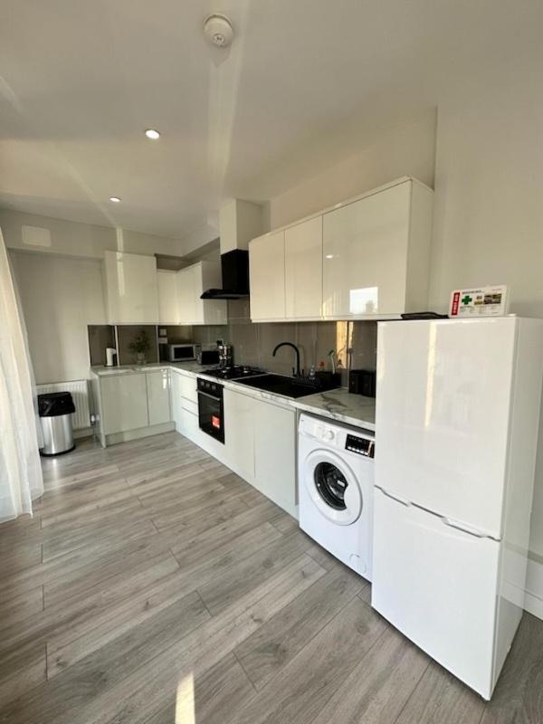 Apartment Stratford With Balcony