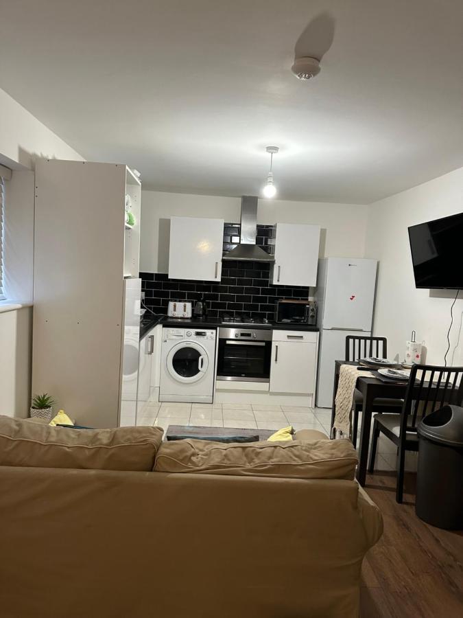 Beautiful Street Dream Ground Floor One Bedroom Apartamento *
