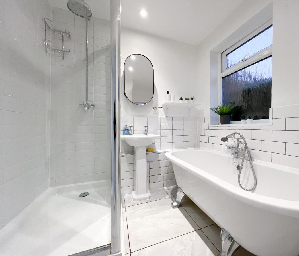 Apartment Stylish 3 Bed Flat With Garden London