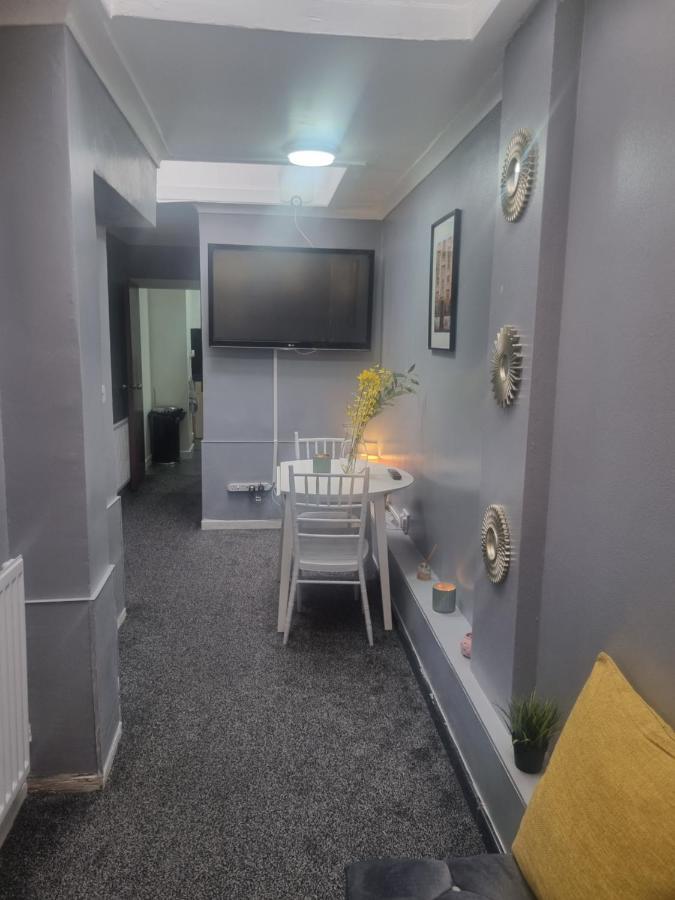 Apartment Northbridge Service Seven Sisters, London