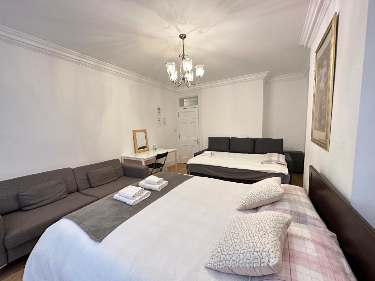 Séjour chez l'habitant Double In Paddington ,london, 1 Step To Station, Private #room Name Is London# *
