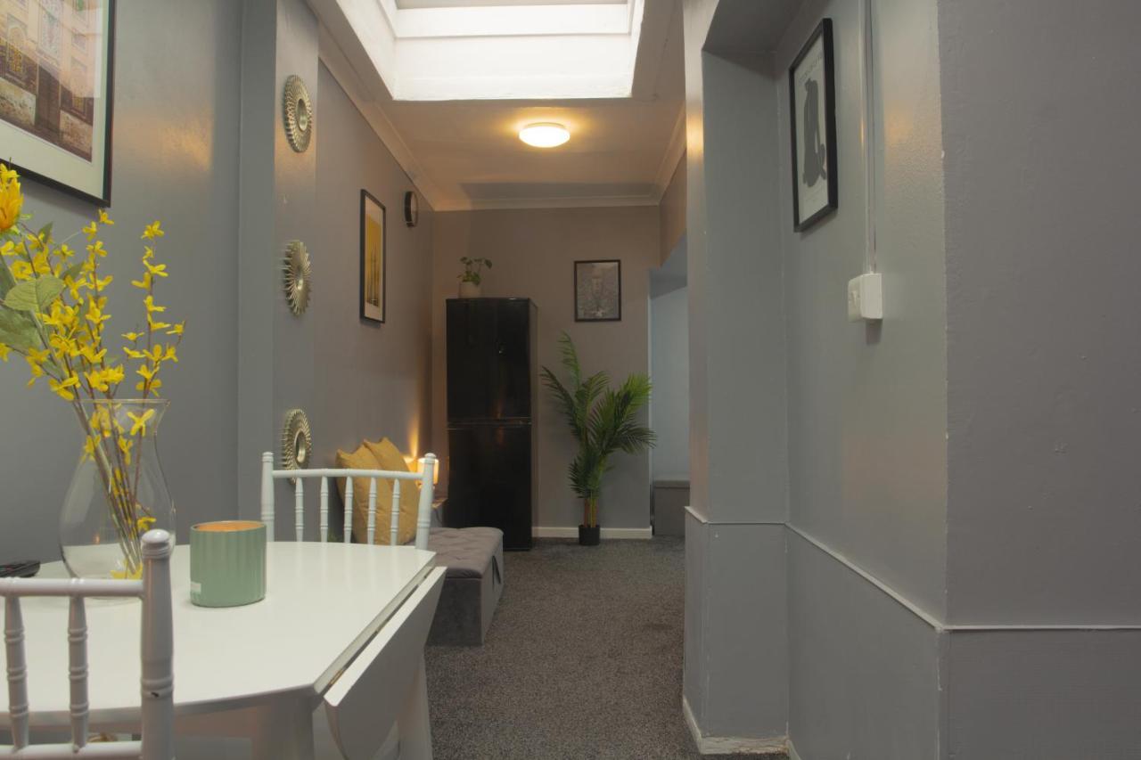 Northbridge Service Seven Sisters, Apartment