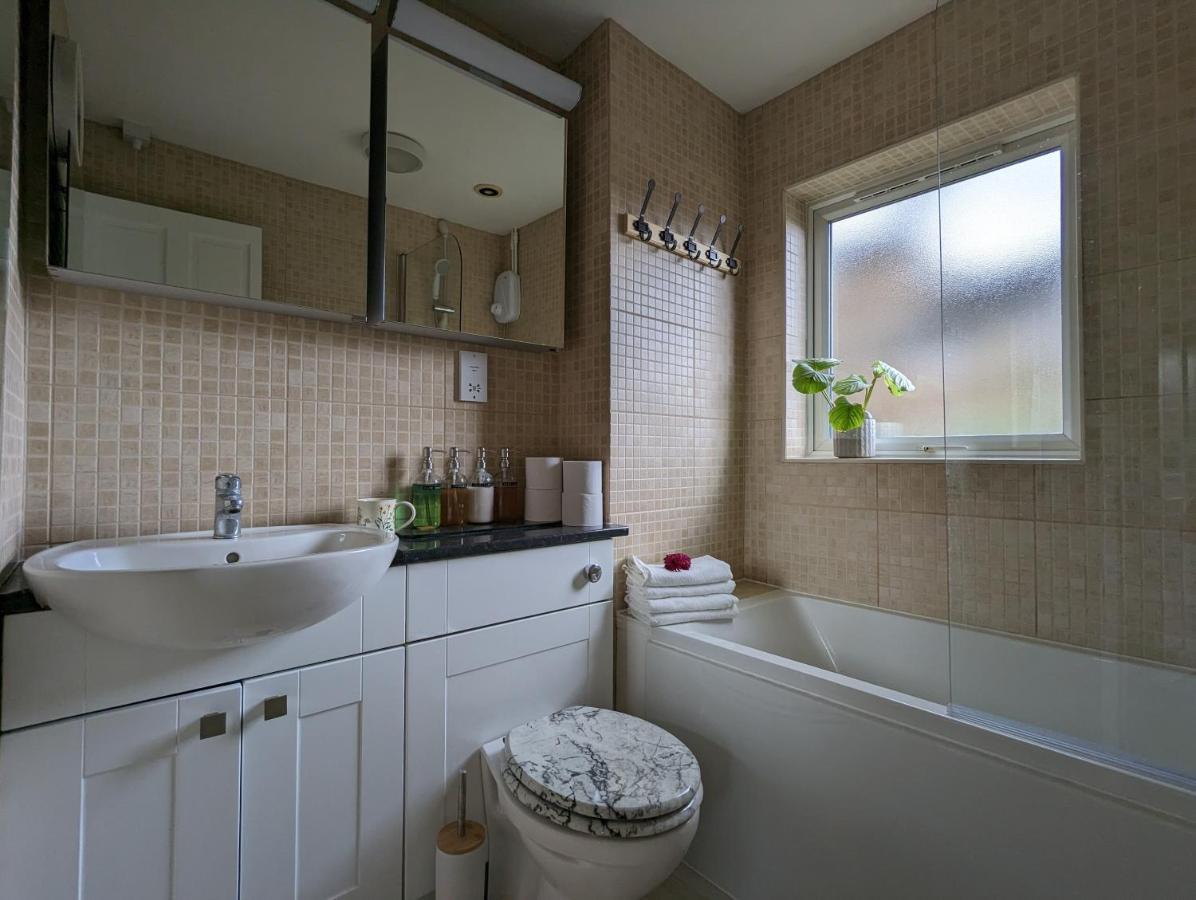 Vakantiehuis Cosy House With A Garden Londen