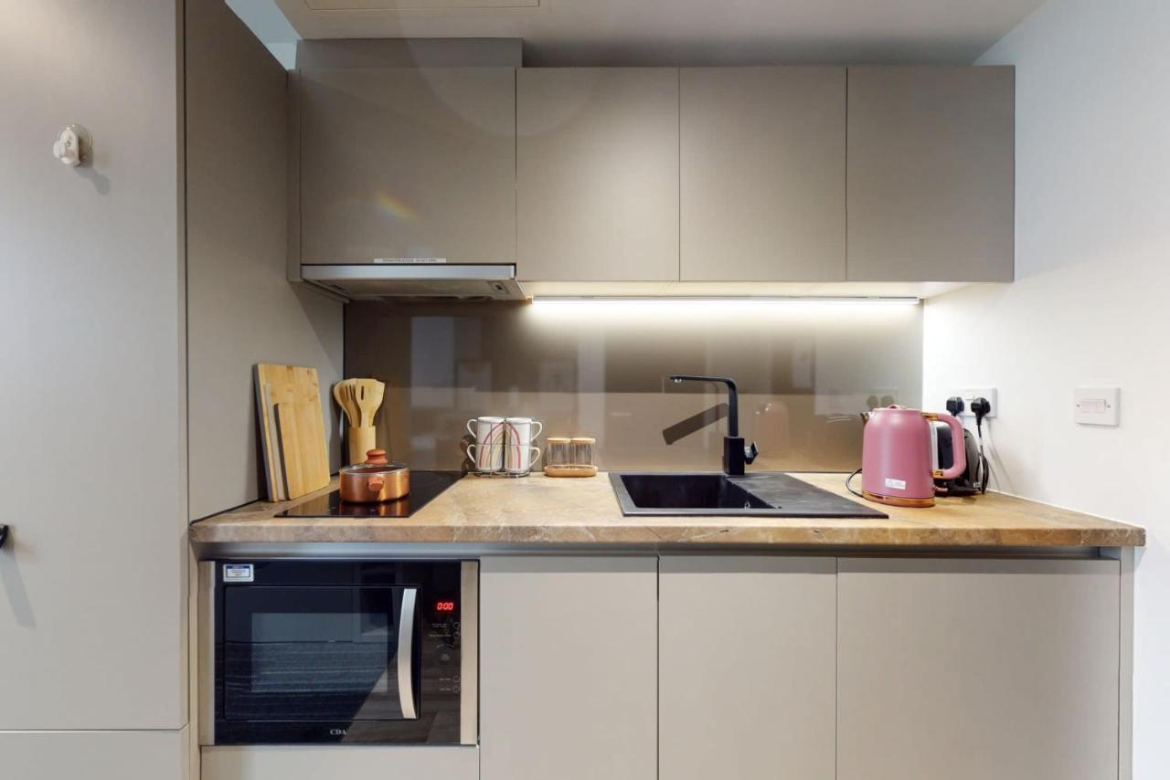 Apartamento And Ensuite Bedrooms With Shared Kitchen At Chapter Ealing Right Next To North Acton Tube Station Londres