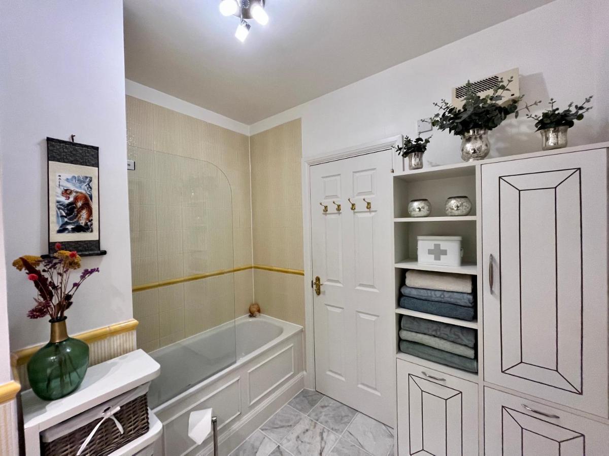 Apartment A Penthouse By Tower Bridge London