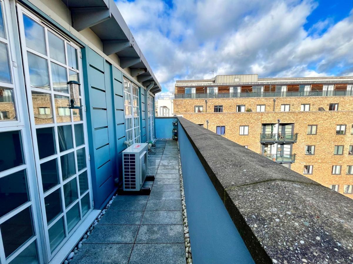 A Penthouse By Tower Bridge *
